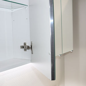 Ausführung Spiegelschrank: Türen auf Trägerplatte - 90 cm Breite